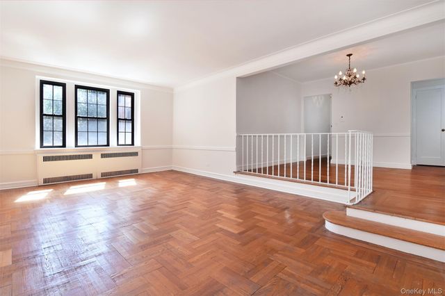 35 Parkview Avenue 3E, Bronxville, NY 10708