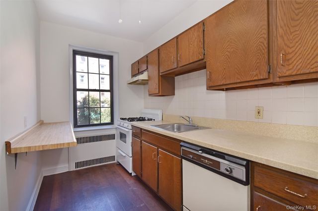 35 Parkview Avenue 3E, Bronxville, NY 10708