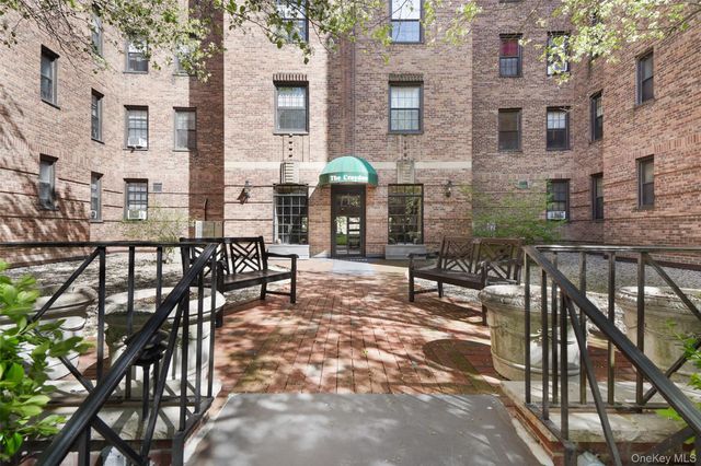 35 Parkview Avenue 3E, Bronxville, NY 10708