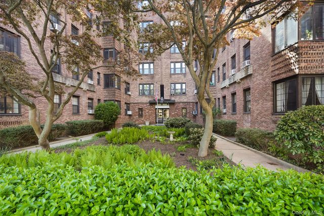 35 Parkview Avenue 3E, Bronxville, NY 10708