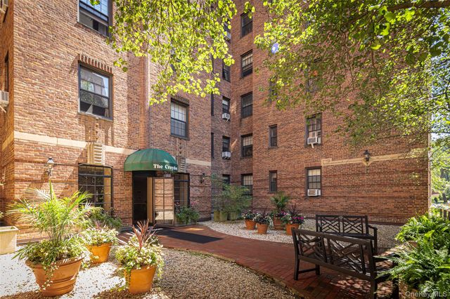 35 Parkview Avenue 3E, Bronxville, NY 10708