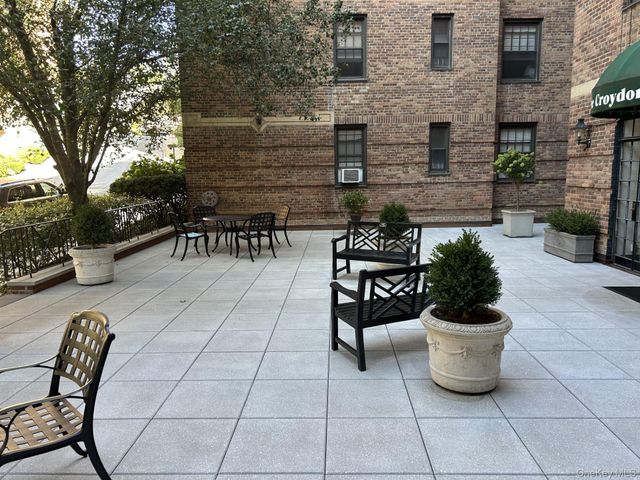 35 Parkview Avenue 3E, Bronxville, NY 10708