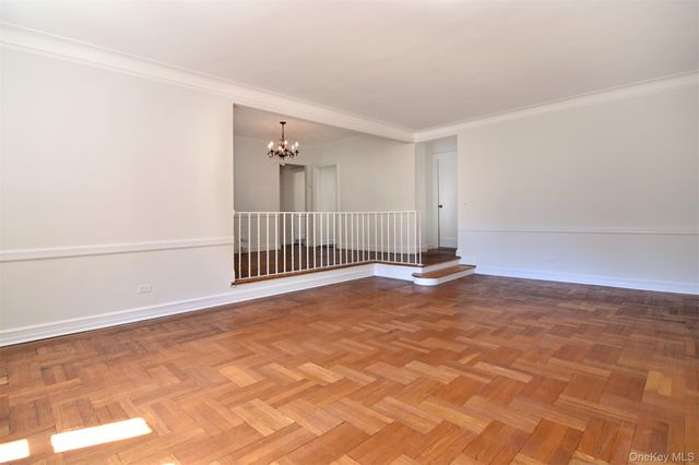 35 Parkview Avenue 3E, Bronxville, NY 10708