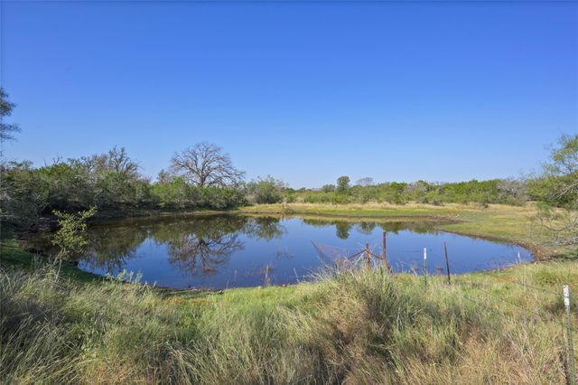 1033 Flying X RD, Spicewood, TX 78669