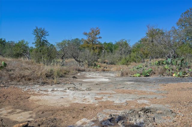 1033 Flying X RD, Spicewood, TX 78669