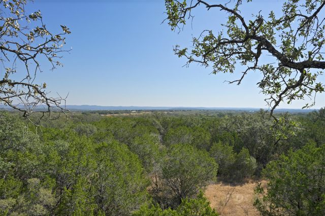 1033 Flying X RD, Spicewood, TX 78669