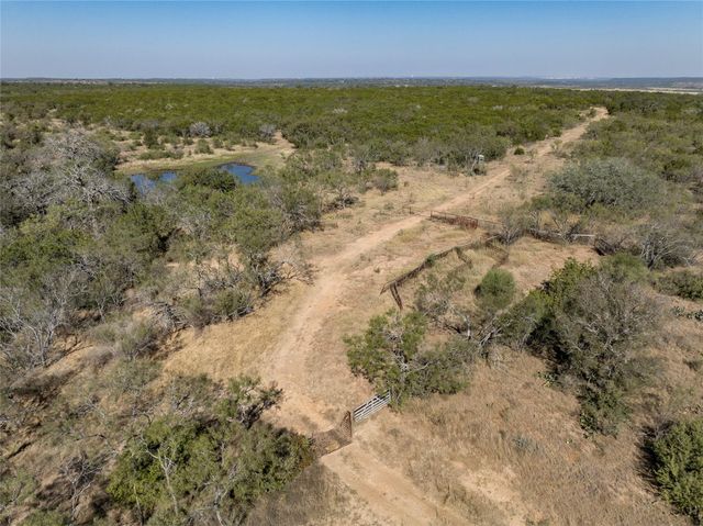 1033 Flying X RD, Spicewood, TX 78669