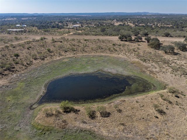 1033 Flying X RD, Spicewood, TX 78669