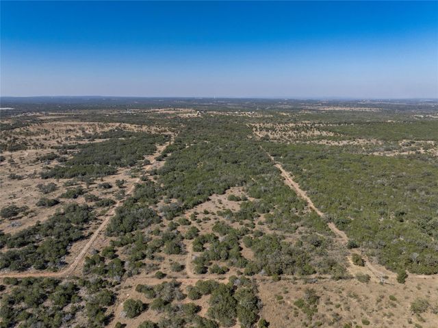 1033 Flying X RD, Spicewood, TX 78669