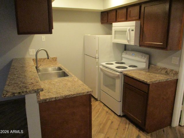 461 W HOLMES Avenue 150, Mesa, AZ 85210