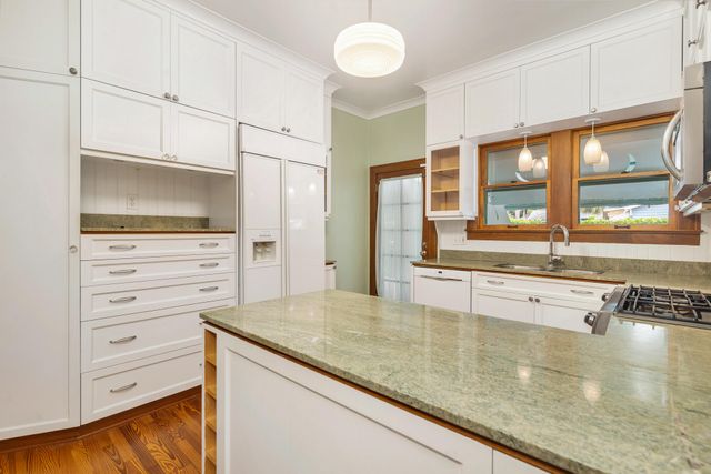 800 Kanuga Drive, West Palm Beach, FL 33401