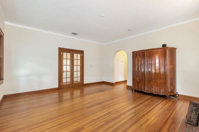 800 Kanuga Drive, West Palm Beach, FL 33401