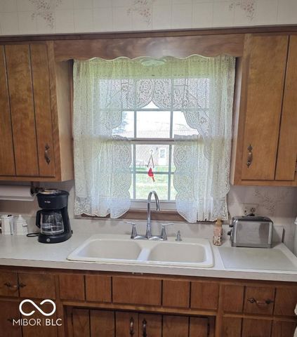 1208 Fulton Avenue, Alexandria, IN 46001