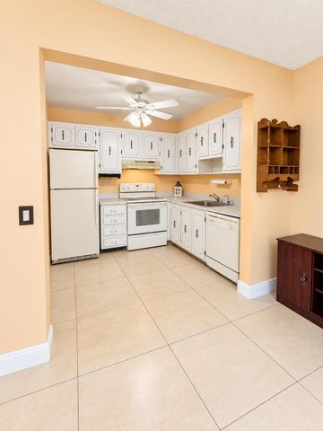 391 BURGUNDY I Avenue, Delray Beach, FL 33484