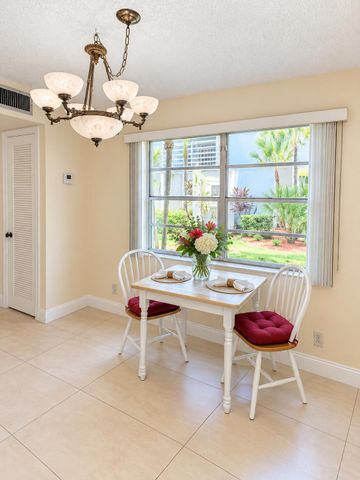 391 BURGUNDY I Avenue, Delray Beach, FL 33484