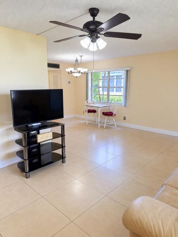 391 BURGUNDY I Avenue, Delray Beach, FL 33484