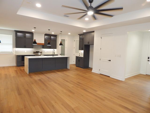 794 KAUFMAN, Gilmer, TX 75644