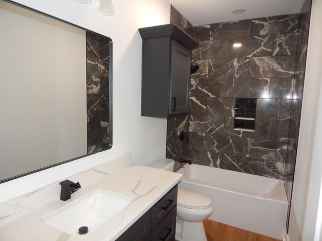 794 KAUFMAN, Gilmer, TX 75644