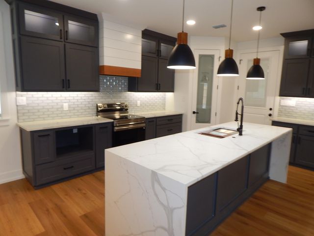 794 KAUFMAN, Gilmer, TX 75644