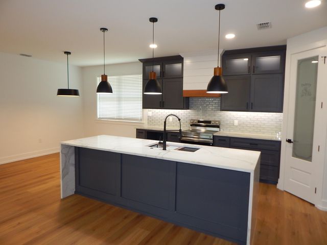 794 KAUFMAN, Gilmer, TX 75644