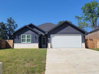 794 KAUFMAN, Gilmer, TX 75644