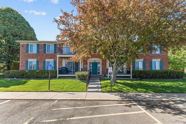 12049 Ina Drive, Sterling Heights, MI 48312