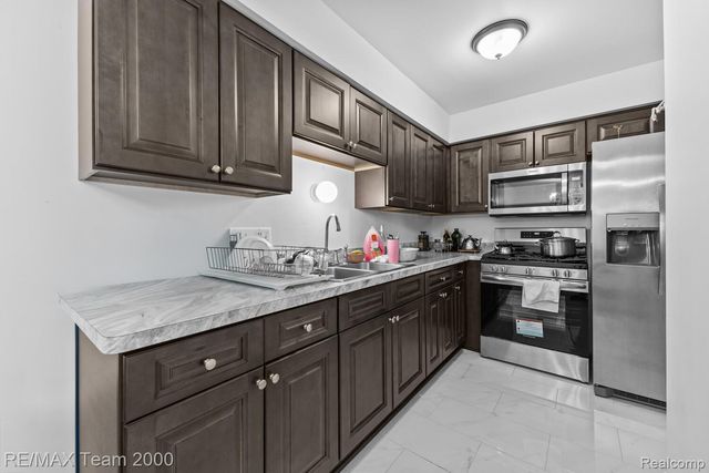 12049 Ina Drive, Sterling Heights, MI 48312
