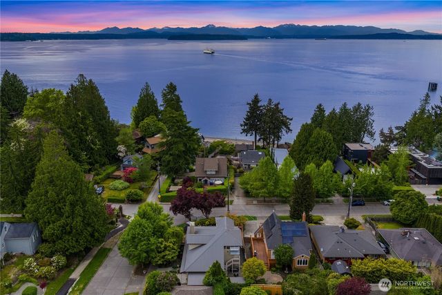 4712 SW Brace Point Dr, Seattle, WA 98136