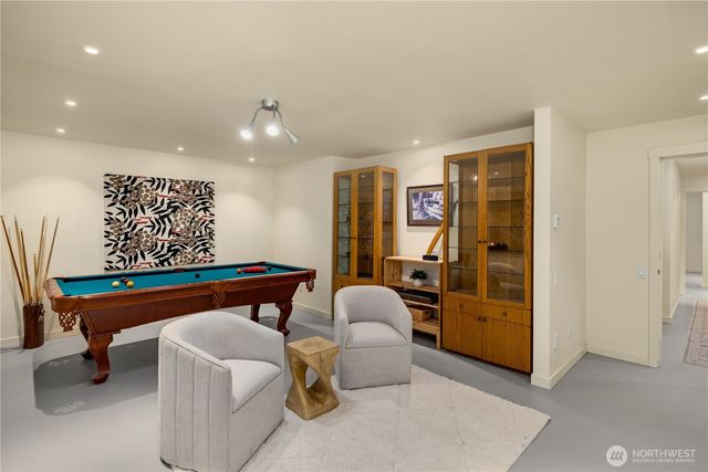 4712 SW Brace Point Dr, Seattle, WA 98136