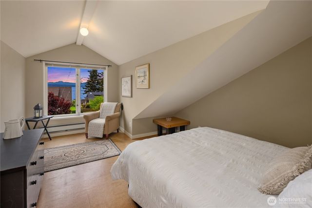 4712 SW Brace Point Dr, Seattle, WA 98136