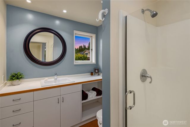 4712 SW Brace Point Dr, Seattle, WA 98136