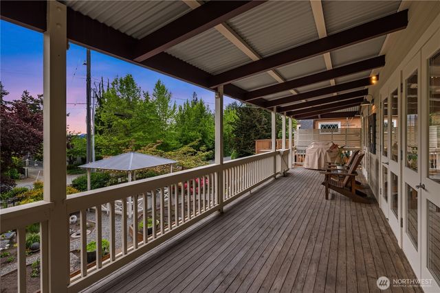 4712 SW Brace Point Dr, Seattle, WA 98136