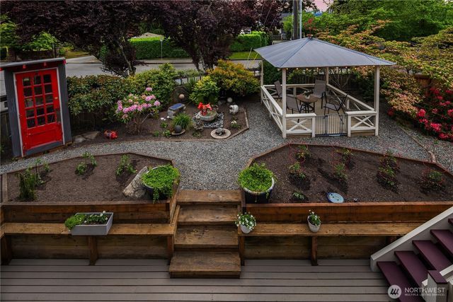 4712 SW Brace Point Dr, Seattle, WA 98136