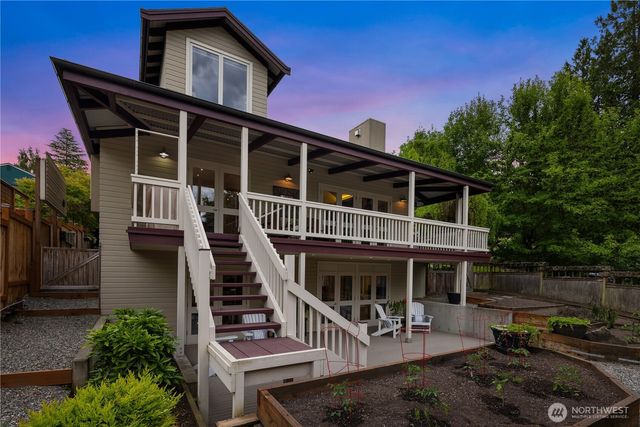 4712 SW Brace Point Dr, Seattle, WA 98136