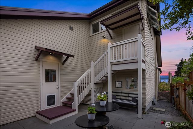 4712 SW Brace Point Dr, Seattle, WA 98136