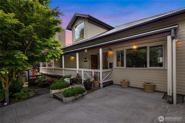 4712 SW Brace Point Dr, Seattle, WA 98136