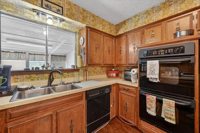 1516 Caddo Peak Trail, Joshua, TX 76058