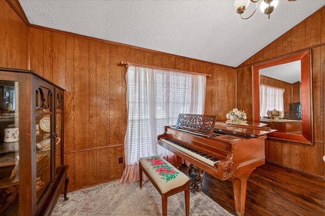 1516 Caddo Peak Trail, Joshua, TX 76058