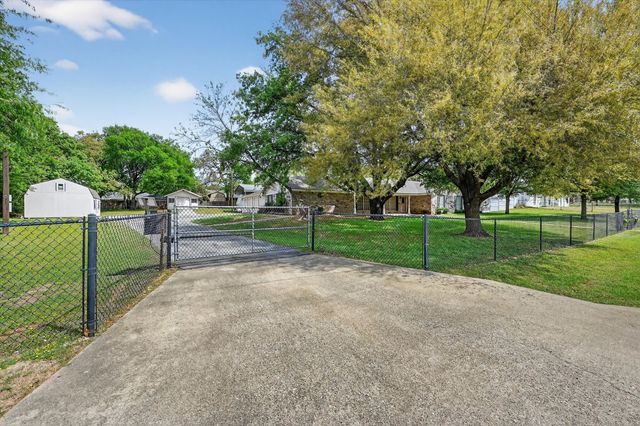 1516 Caddo Peak Trail, Joshua, TX 76058