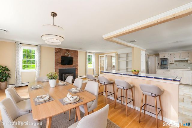 4 Lenora Drive, Simsbury, CT 06092