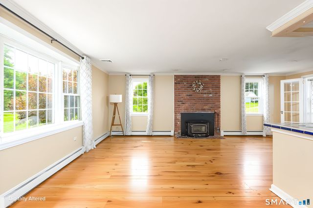 4 Lenora Drive, Simsbury, CT 06092