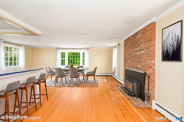 4 Lenora Drive, Simsbury, CT 06092