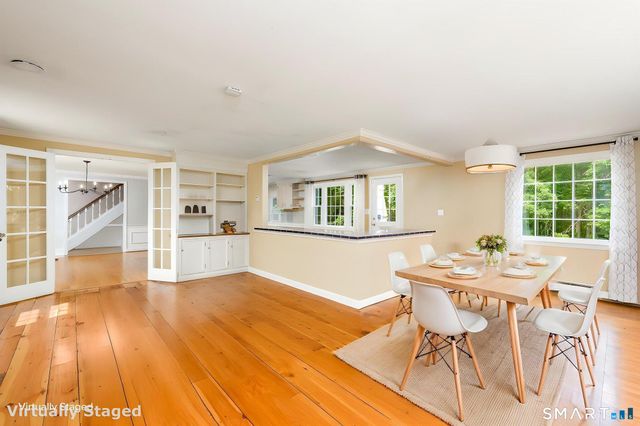 4 Lenora Drive, Simsbury, CT 06092