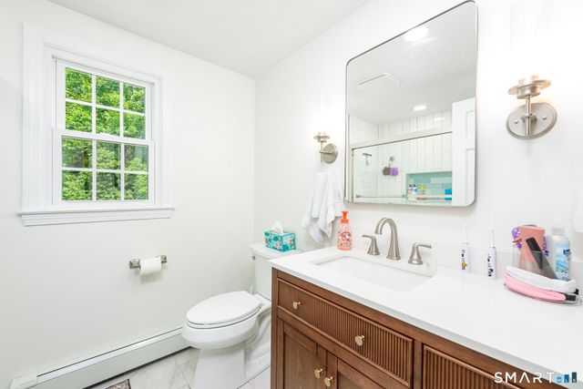 4 Lenora Drive, Simsbury, CT 06092