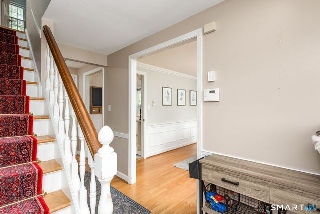4 Lenora Drive, Simsbury, CT 06092