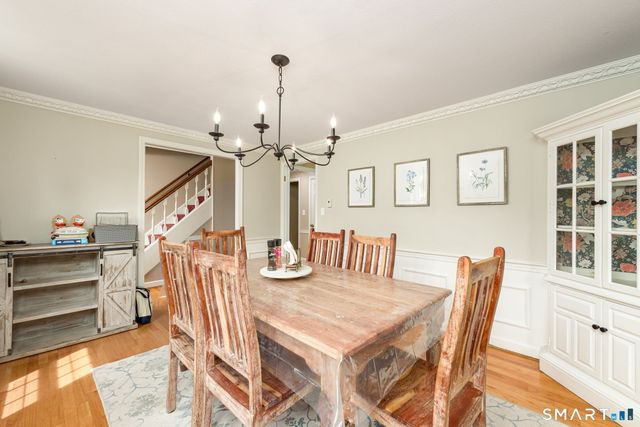 4 Lenora Drive, Simsbury, CT 06092