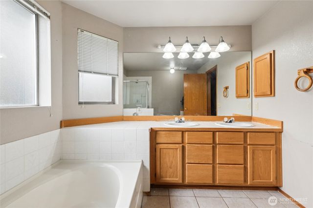 5718 41st Avenue Ct NW, Gig Harbor, WA 98335