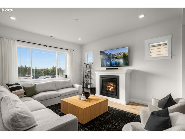 16627 Sw DARWIN Loop, Tigard, OR 97224