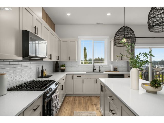 16627 Sw DARWIN Loop, Tigard, OR 97224