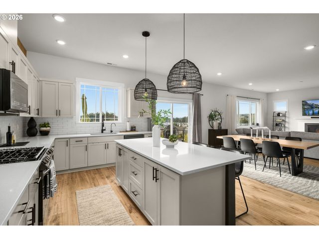 16627 Sw DARWIN Loop, Tigard, OR 97224